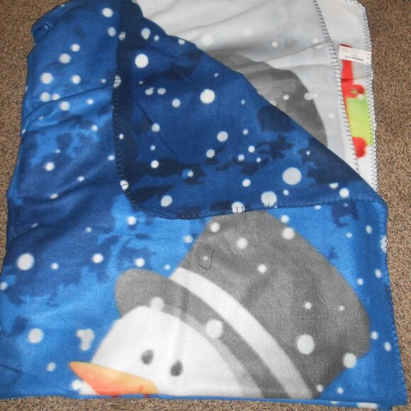 HOMESMART PLUSH REVERSIBLE BLANKET THROW SNOWMAN SLED TOYS DESIGN ⛄ 72X55" NWOT - Picture 9 of 9